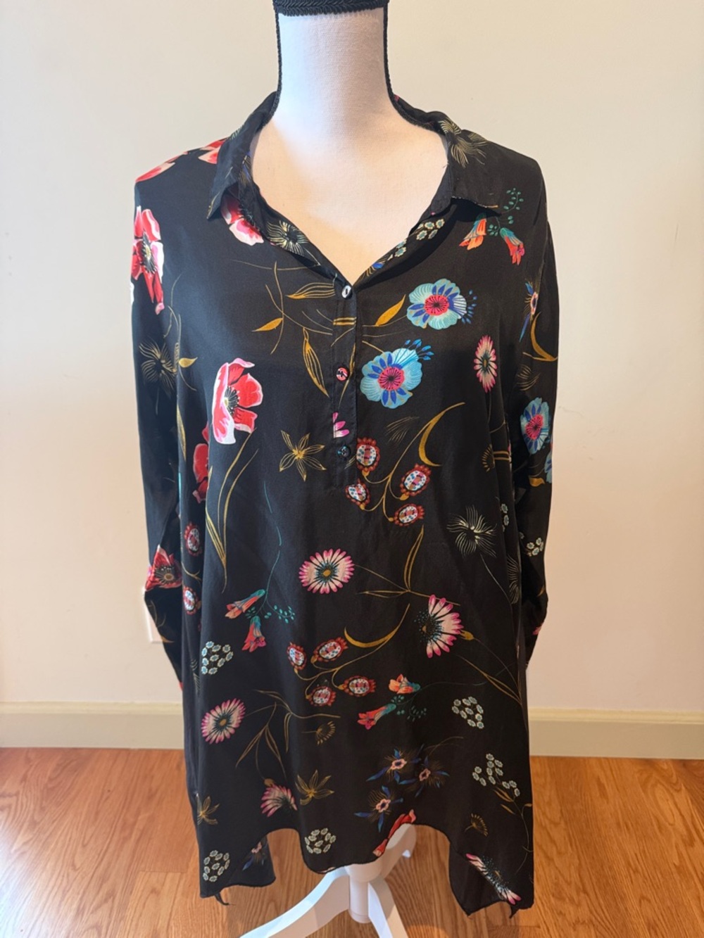 Black Silk Floral Button-Front Tunic Top - Multicolor Flowers